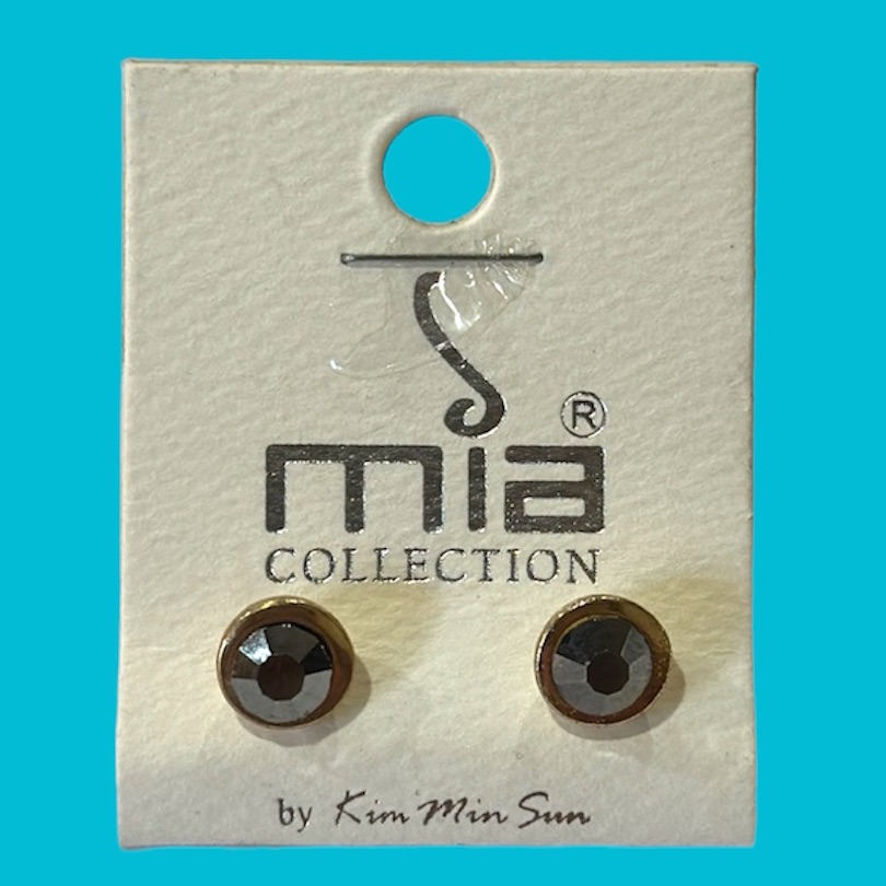 Nwt Mia Collection Small Gray Metallic Studs